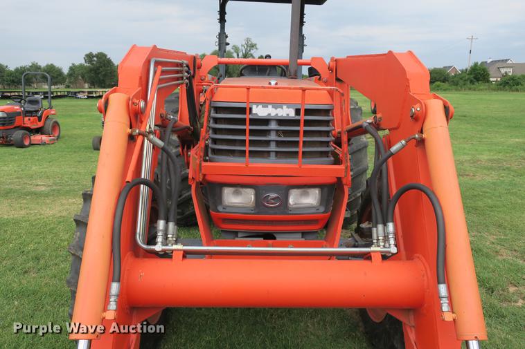 image for item EK9681 2004 Kubota M8200 MFWD tractor