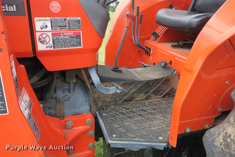 image for item EK9681 2004 Kubota M8200 MFWD tractor