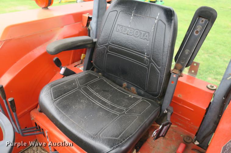 image for item EK9681 2004 Kubota M8200 MFWD tractor