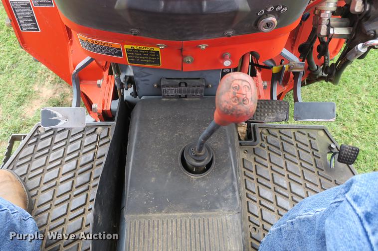 image for item EK9681 2004 Kubota M8200 MFWD tractor