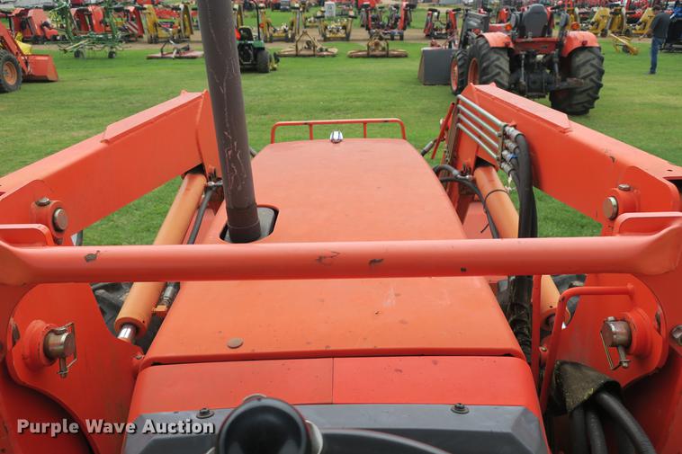 image for item EK9681 2004 Kubota M8200 MFWD tractor