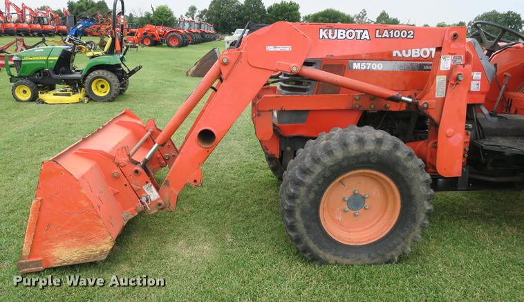 image for item EK9682 2003 Kubota M5700 MFWD tractor