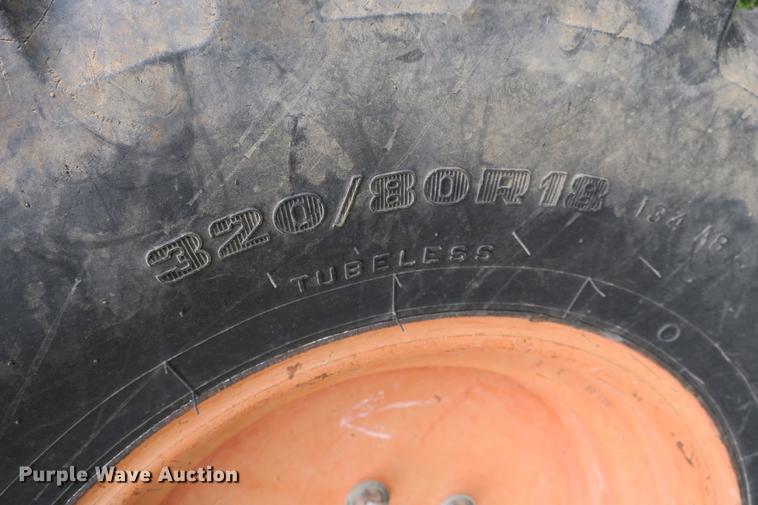 image for item EK9682 2003 Kubota M5700 MFWD tractor