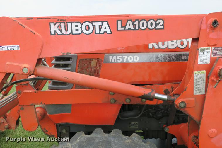image for item EK9682 2003 Kubota M5700 MFWD tractor