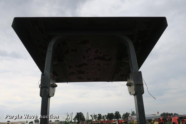 image for item EK9682 2003 Kubota M5700 MFWD tractor