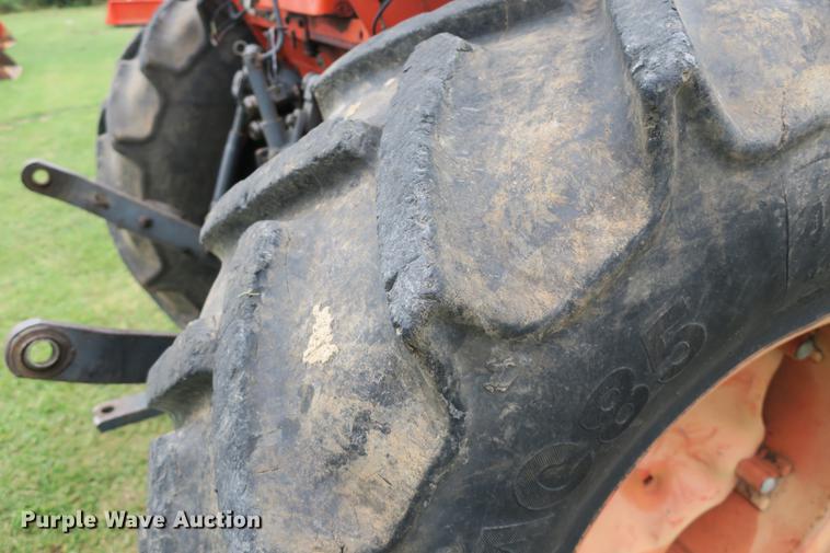 image for item EK9682 2003 Kubota M5700 MFWD tractor