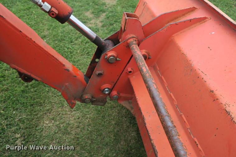 image for item EK9682 2003 Kubota M5700 MFWD tractor