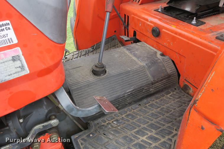 image for item EK9682 2003 Kubota M5700 MFWD tractor