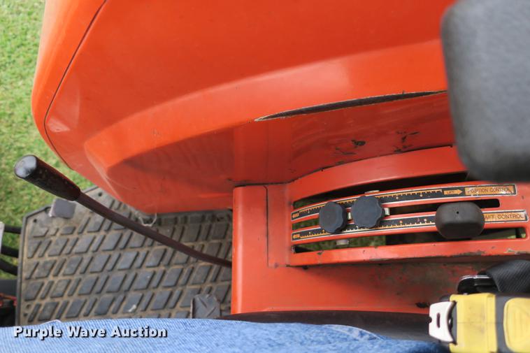 image for item EK9682 2003 Kubota M5700 MFWD tractor