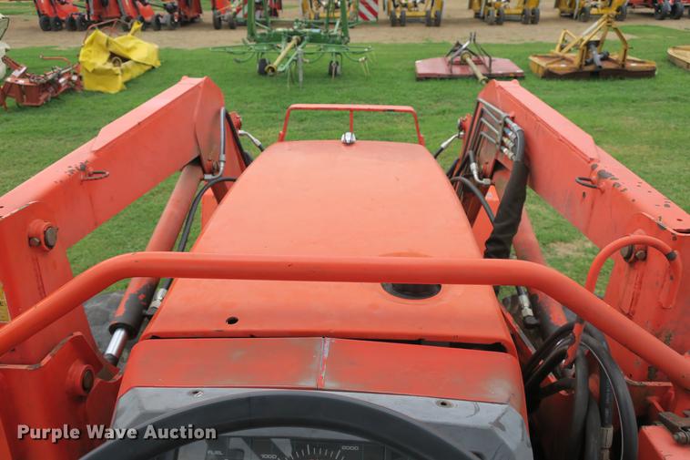 image for item EK9682 2003 Kubota M5700 MFWD tractor