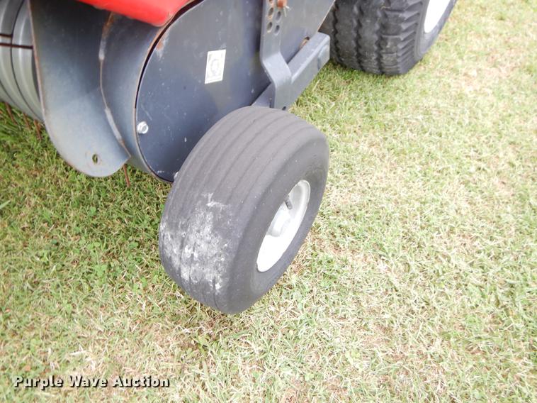 image for item EK9683 Vicon RV1901 round baler