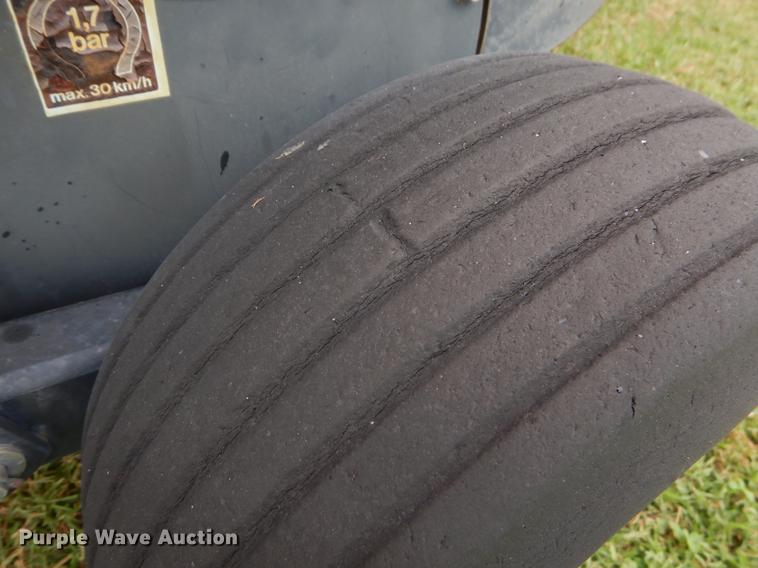 image for item EK9683 Vicon RV1901 round baler