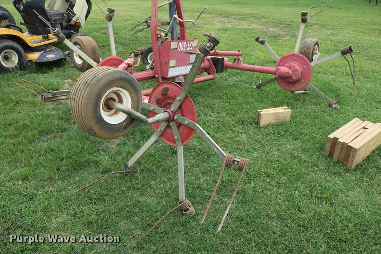 image for item EK9693 Tonutti GT-500 hay rake