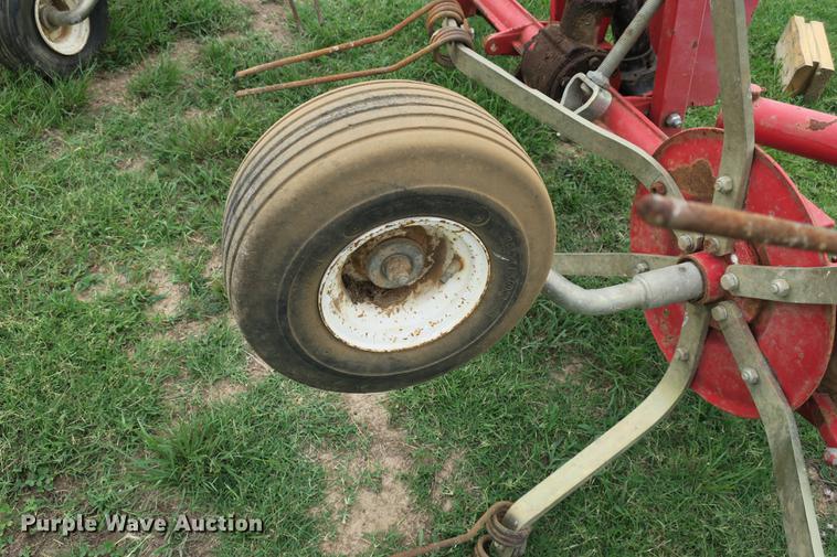 image for item EK9693 Tonutti GT-500 hay rake