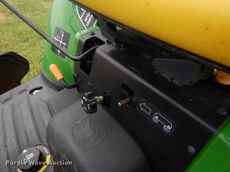 image for item EK9695 2007 John Deere 2305 MFWD tractor