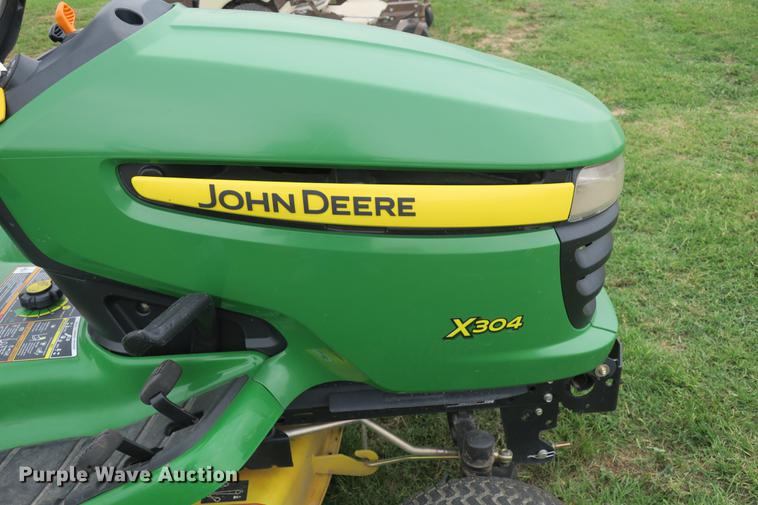 image for item EK9702 2008 John Deere X304 lawn mower