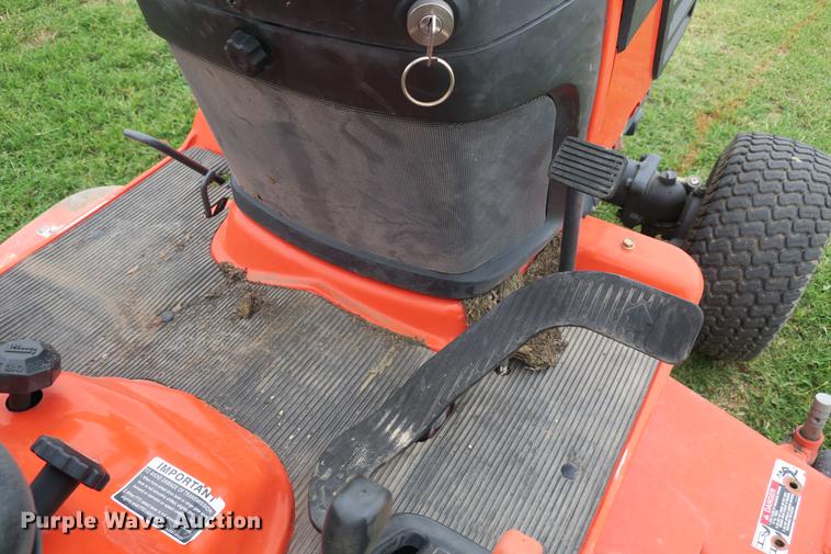 image for item EK9703 Kubota BX2200D tractor