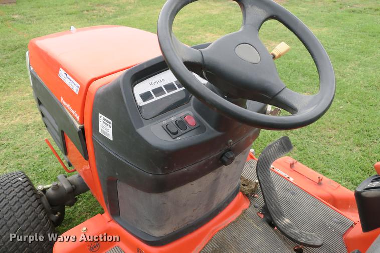 image for item EK9703 Kubota BX2200D tractor