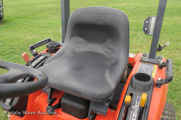 image for item EK9703 Kubota BX2200D tractor