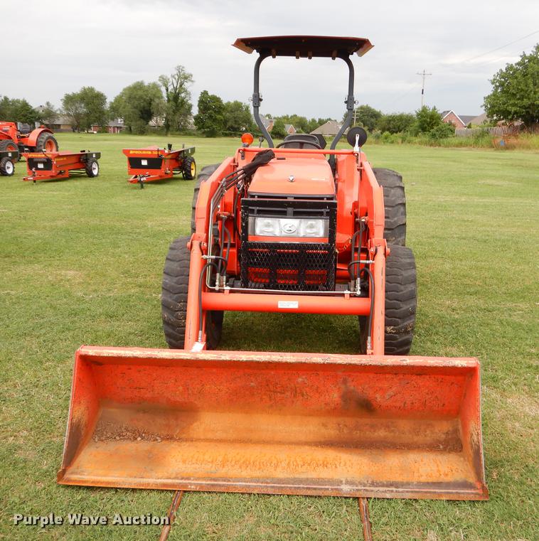 image for item EK9704 2006 Kubota MX5000 MFWD tractor