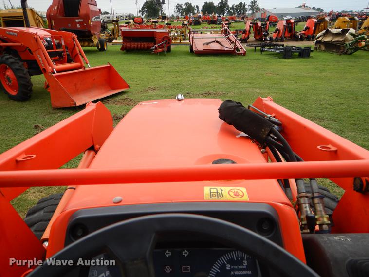 image for item EK9704 2006 Kubota MX5000 MFWD tractor