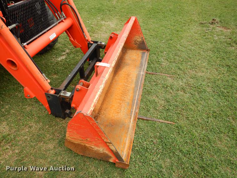 image for item EK9704 2006 Kubota MX5000 MFWD tractor