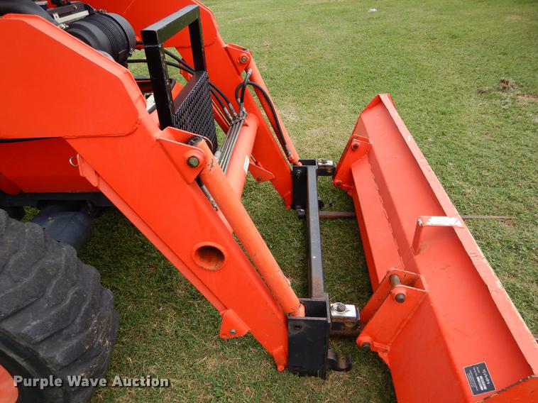 image for item EK9704 2006 Kubota MX5000 MFWD tractor