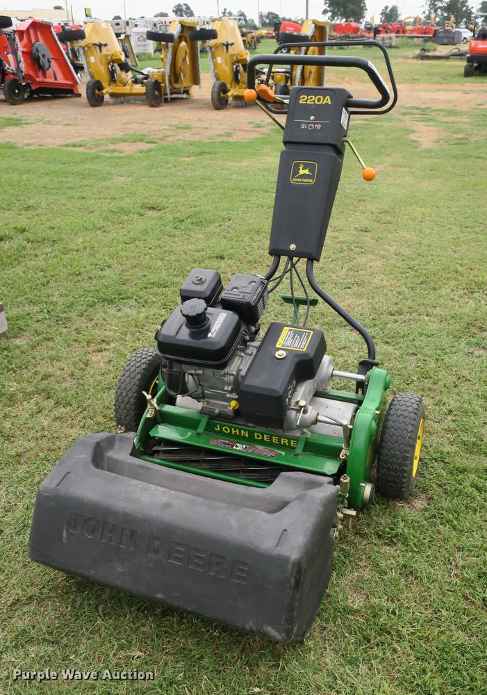 image for item EK9705 John Deere 220A greens mower