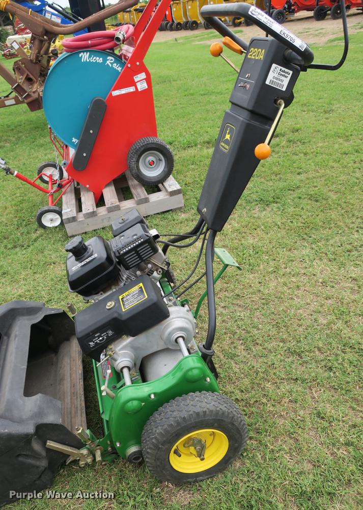 image for item EK9705 John Deere 220A greens mower