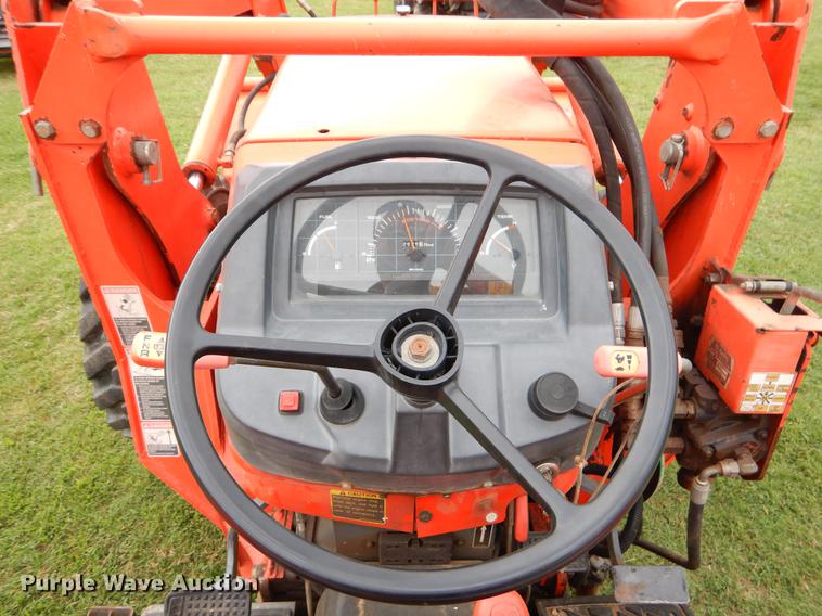 image for item EK9708 2002 Kubota M9000 MFWD Low Profile tractor