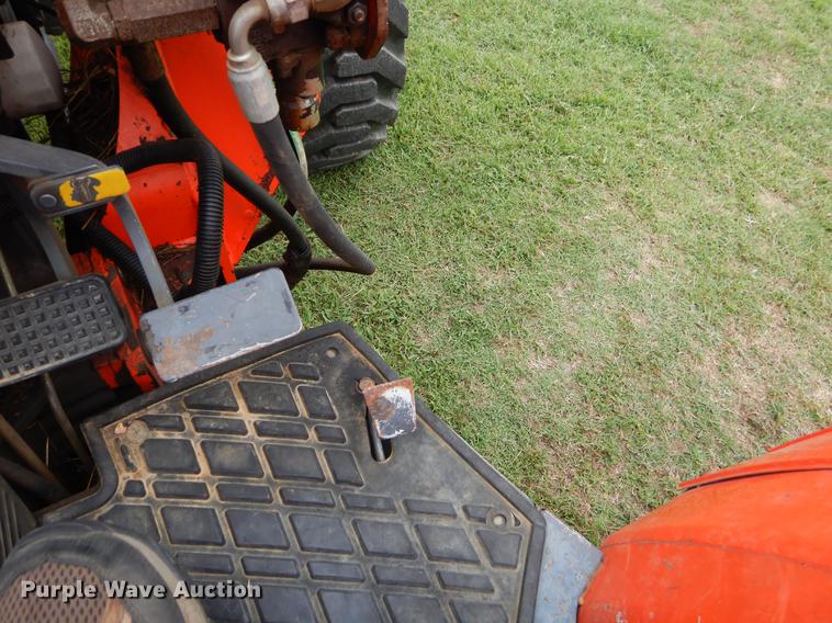 image for item EK9708 2002 Kubota M9000 MFWD Low Profile tractor