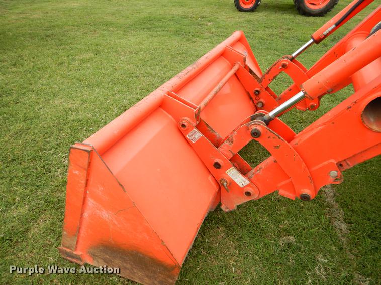 image for item EK9708 2002 Kubota M9000 MFWD Low Profile tractor