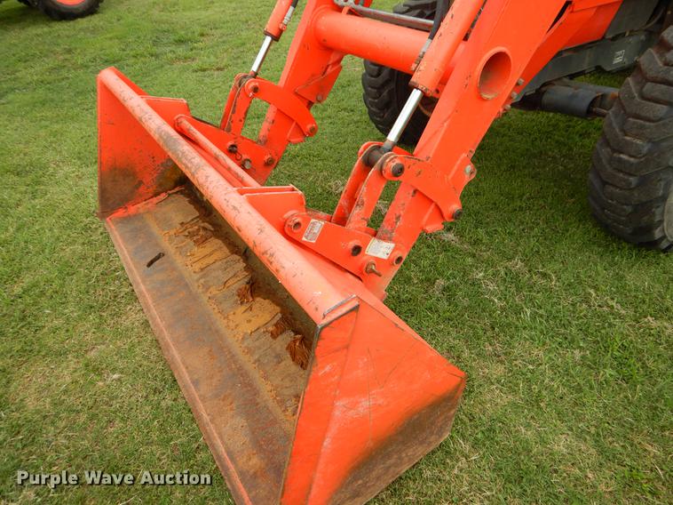 image for item EK9708 2002 Kubota M9000 MFWD Low Profile tractor