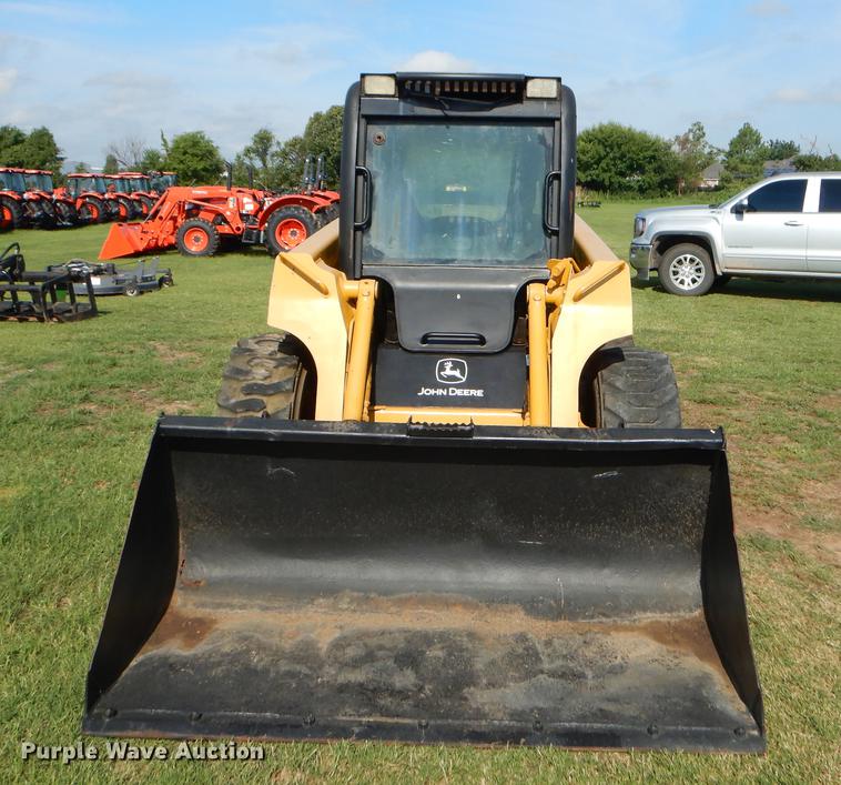 image for item EK9720 John Deere skid steer