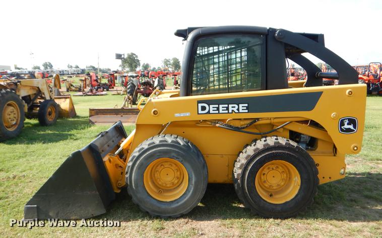 image for item EK9720 John Deere skid steer
