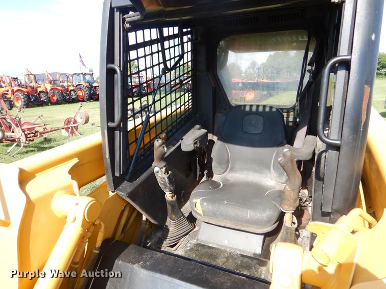 image for item EK9720 John Deere skid steer
