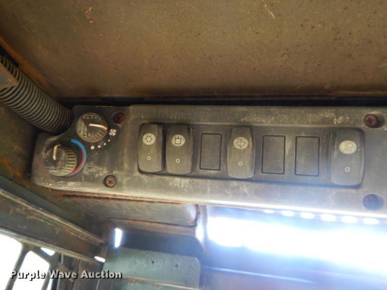 image for item EK9720 John Deere skid steer