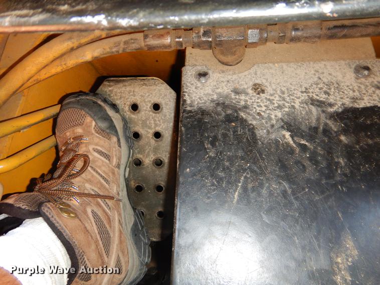 image for item EK9720 John Deere skid steer