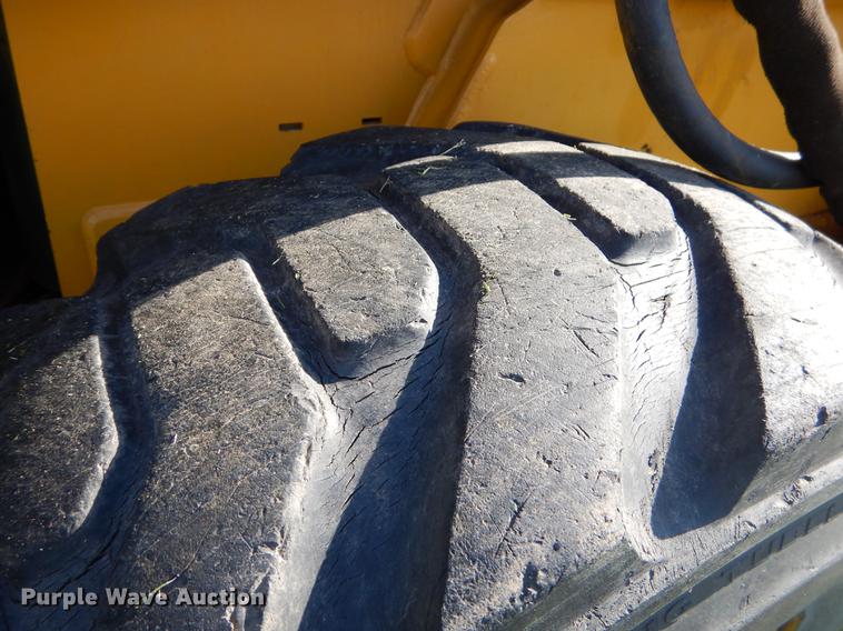 image for item EK9720 John Deere skid steer