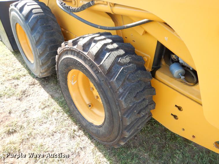 image for item EK9720 John Deere skid steer
