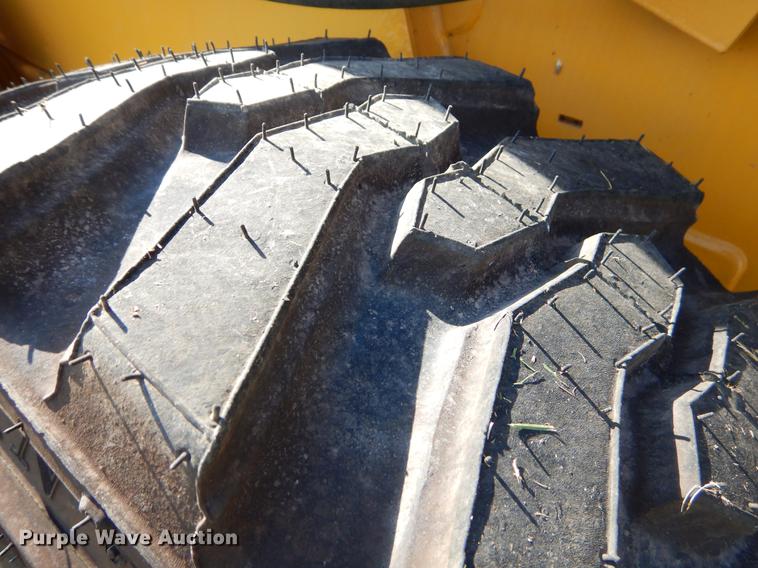 image for item EK9720 John Deere skid steer