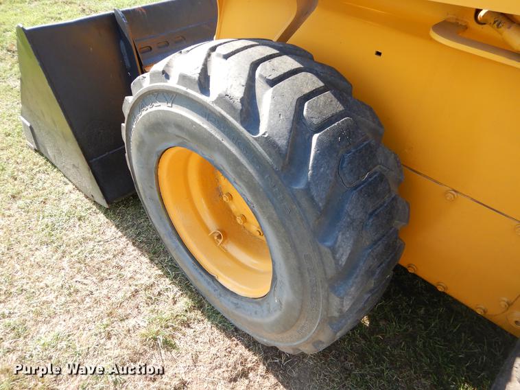 image for item EK9720 John Deere skid steer