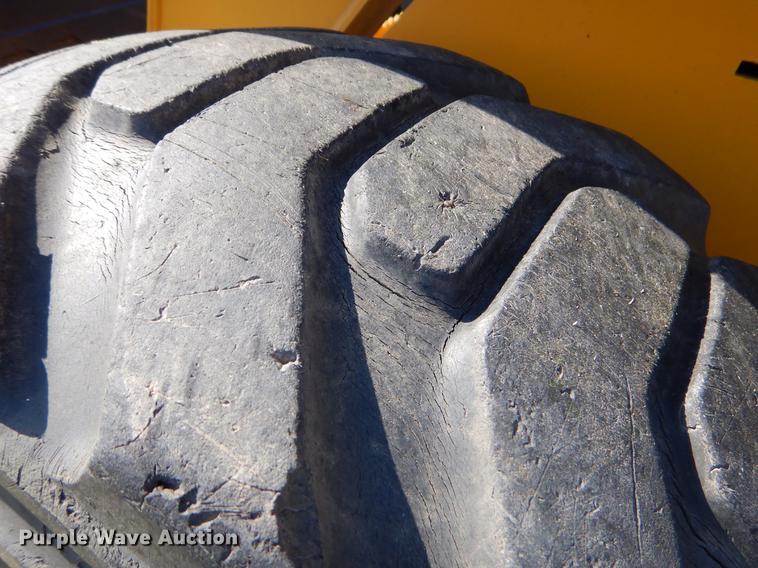 image for item EK9720 John Deere skid steer