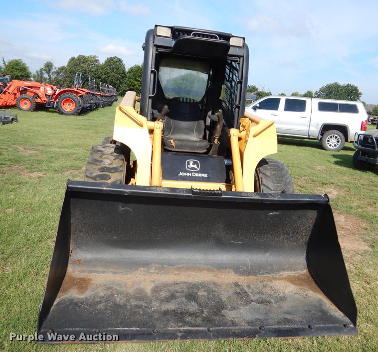 image for item EK9720 John Deere skid steer