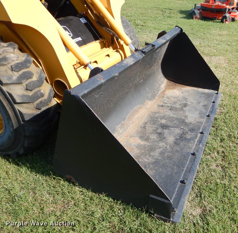 image for item EK9720 John Deere skid steer