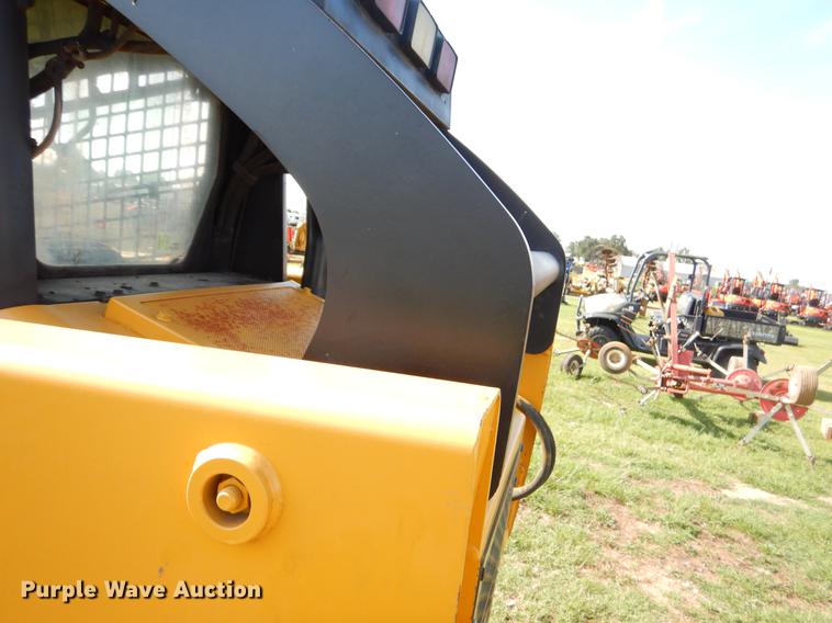 image for item EK9720 John Deere skid steer