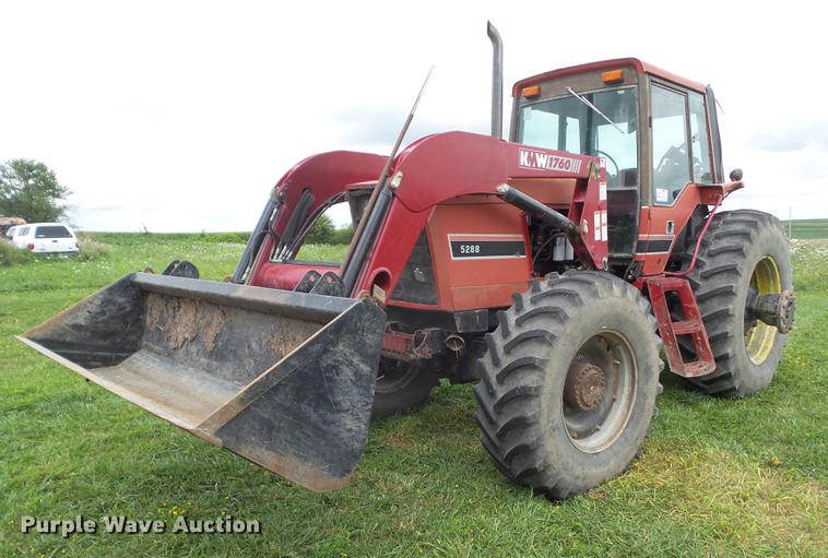 image for item L5683 1984 International 5288 MFWD tractor