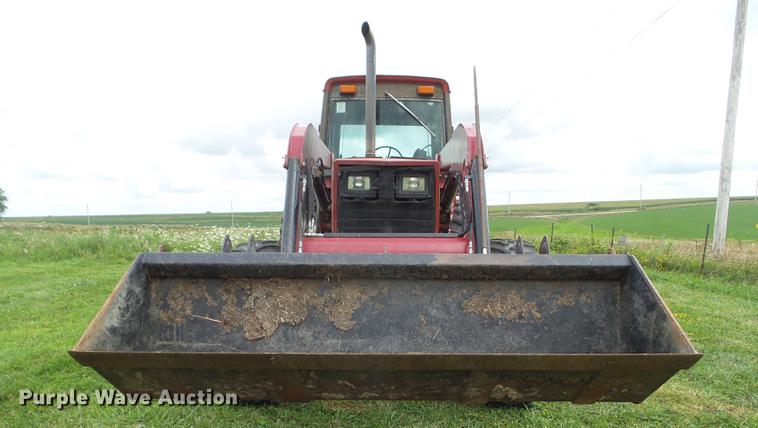 image for item L5683 1984 International 5288 MFWD tractor