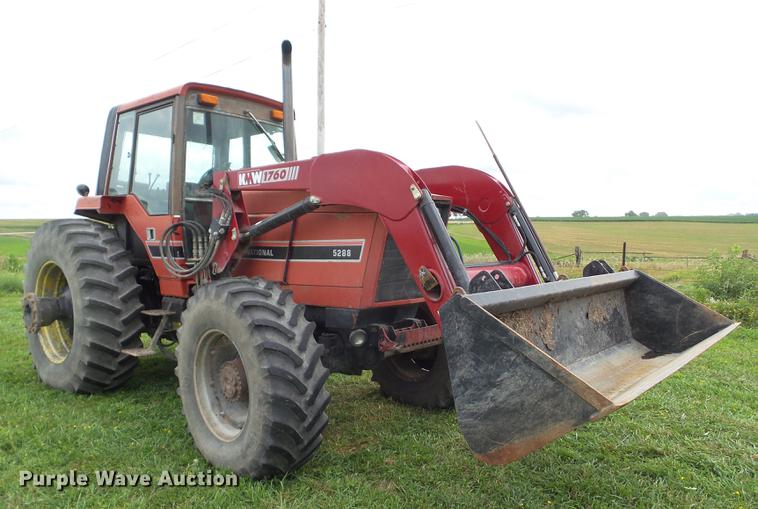 image for item L5683 1984 International 5288 MFWD tractor