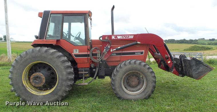 image for item L5683 1984 International 5288 MFWD tractor